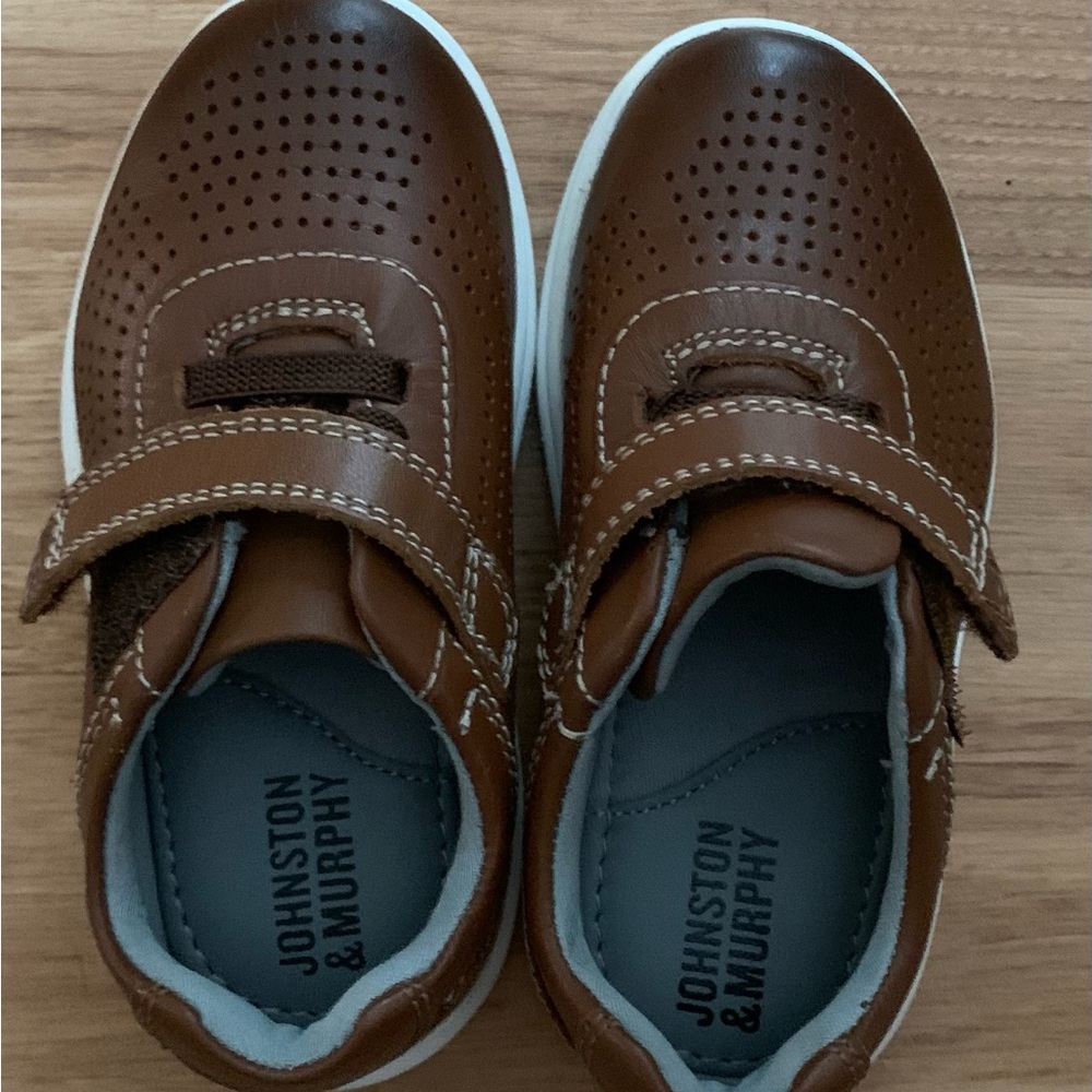 Johnston & Murphy Kids Brown Sneakers